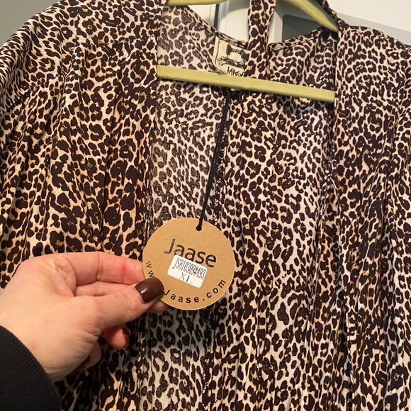 Jaase Leopard romper - Picture 2 of 3